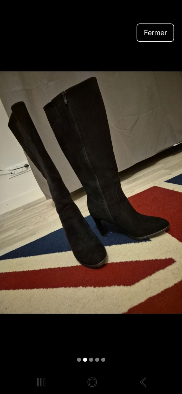 Bottes noires - photo numéro 2