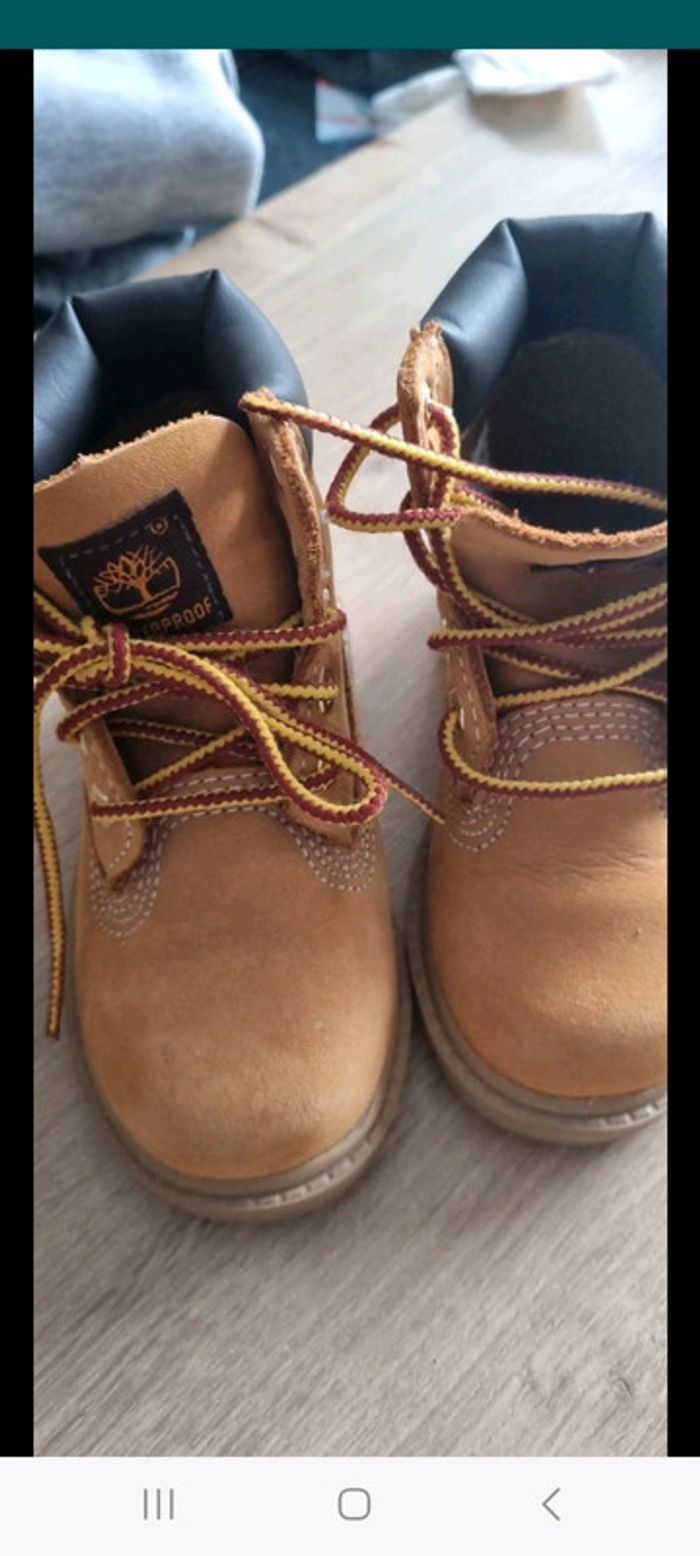 Bottines Timberland T22 beige parfait état cuir