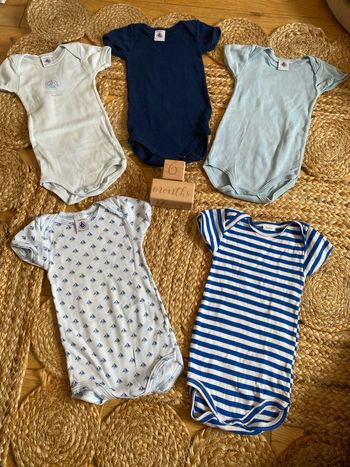 Lot de 5 bodys 6 mois petit bateau mixtes