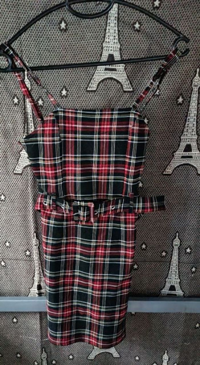 Robe courte à carreaux avec ceinture taille XS - photo numéro 1