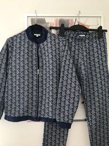 Ensemble survêtement veste et pantalon monogramme Lacoste 12 ans