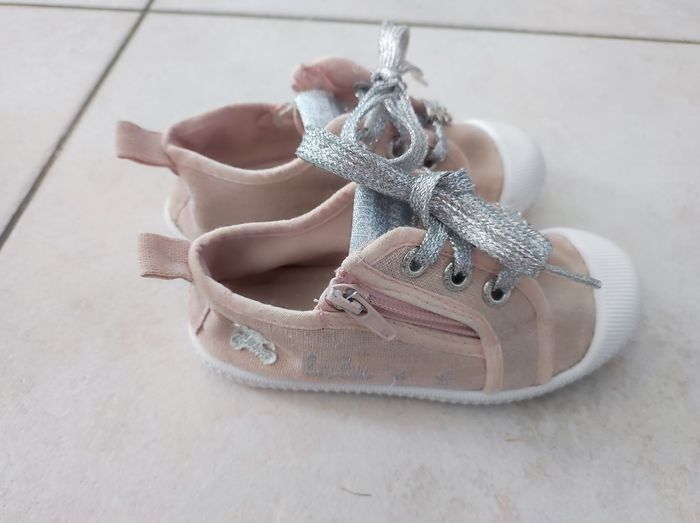 Chaussures 24, 25 et 26 - photo numéro 5