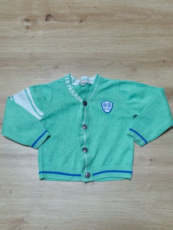 Gilet pour garçon de 18 mois, grain de blé en très bon état.