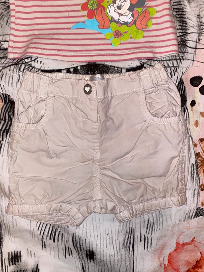 Ensemble short et t-shirt, taille 12 mois, marque Kitchoun et Disney. - photo numéro 2