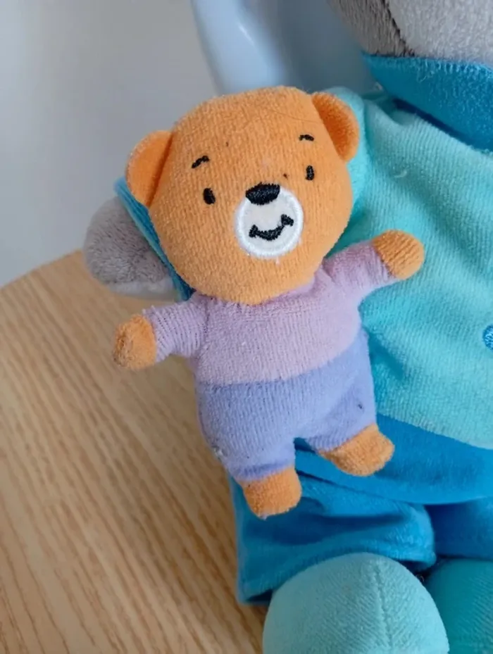 Peluche interactive tchoupi avec doudou 30cm tchoupi raconte moi une histoire - photo numéro 2