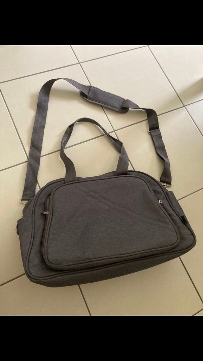Sac à langer gris