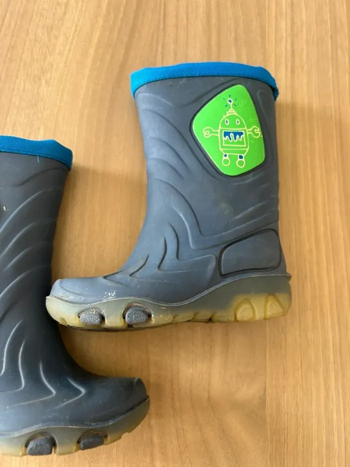 Bottes de pluie pointure 22-23 - photo numéro 3