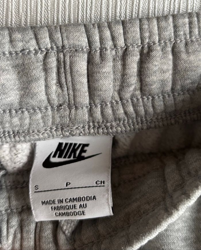 Pantalon de jogging Nike, excellent état - photo numéro 4