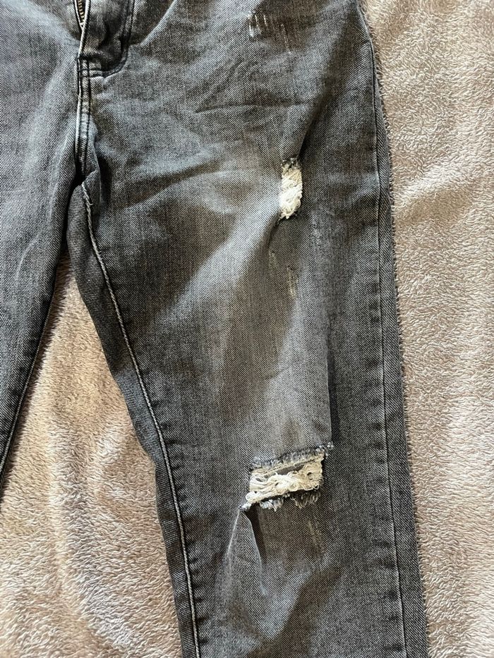 Jean femme gris/noir déchiré – Taille 46 / 3XL - photo numéro 2