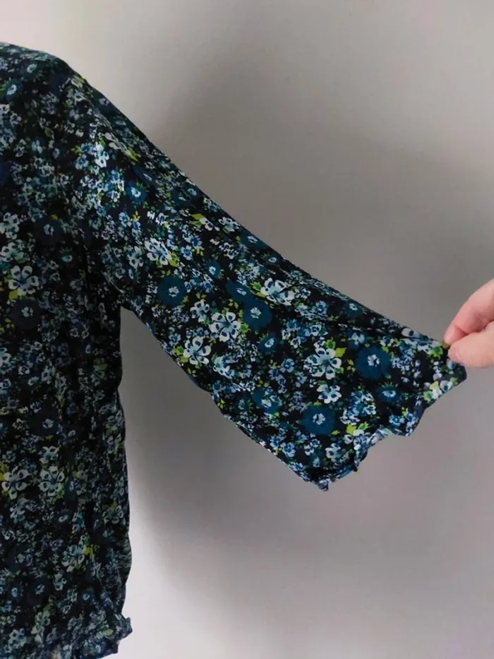 Haut à fleurs 🌸 - photo numéro 4