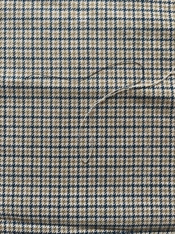Chute de tissu écossais