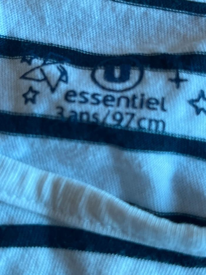 Je vend un haut manche longue fille 3 ans 97 cm très bon état - photo numéro 4