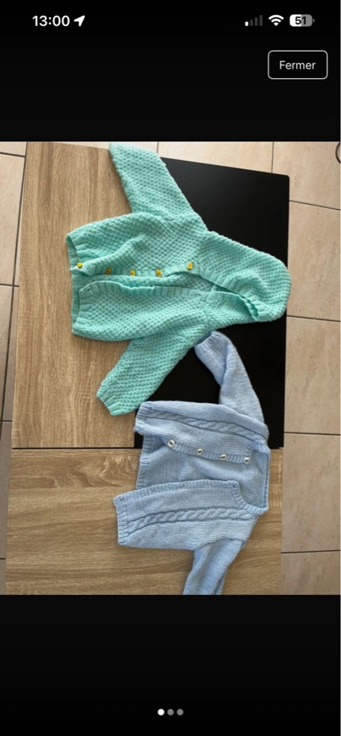 2 gilets fait main 12-18 mois