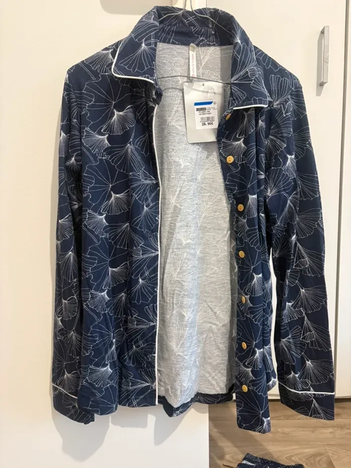 Ensemble de pyjama neuf - photo numéro 2