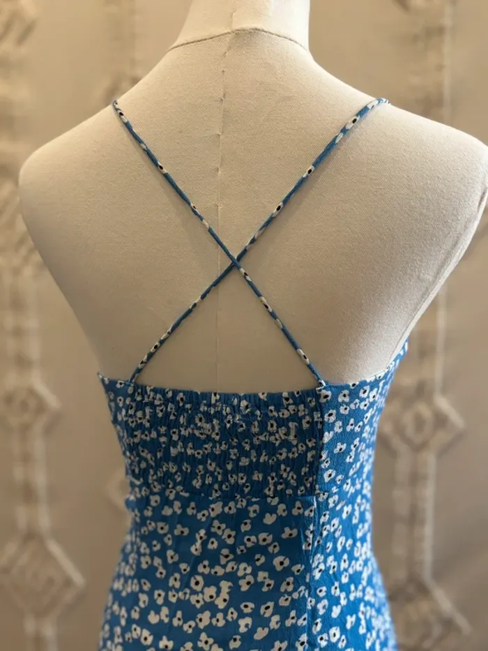 Robe courte fleurie bleu ciel Zara – S – effet satin - photo numéro 6