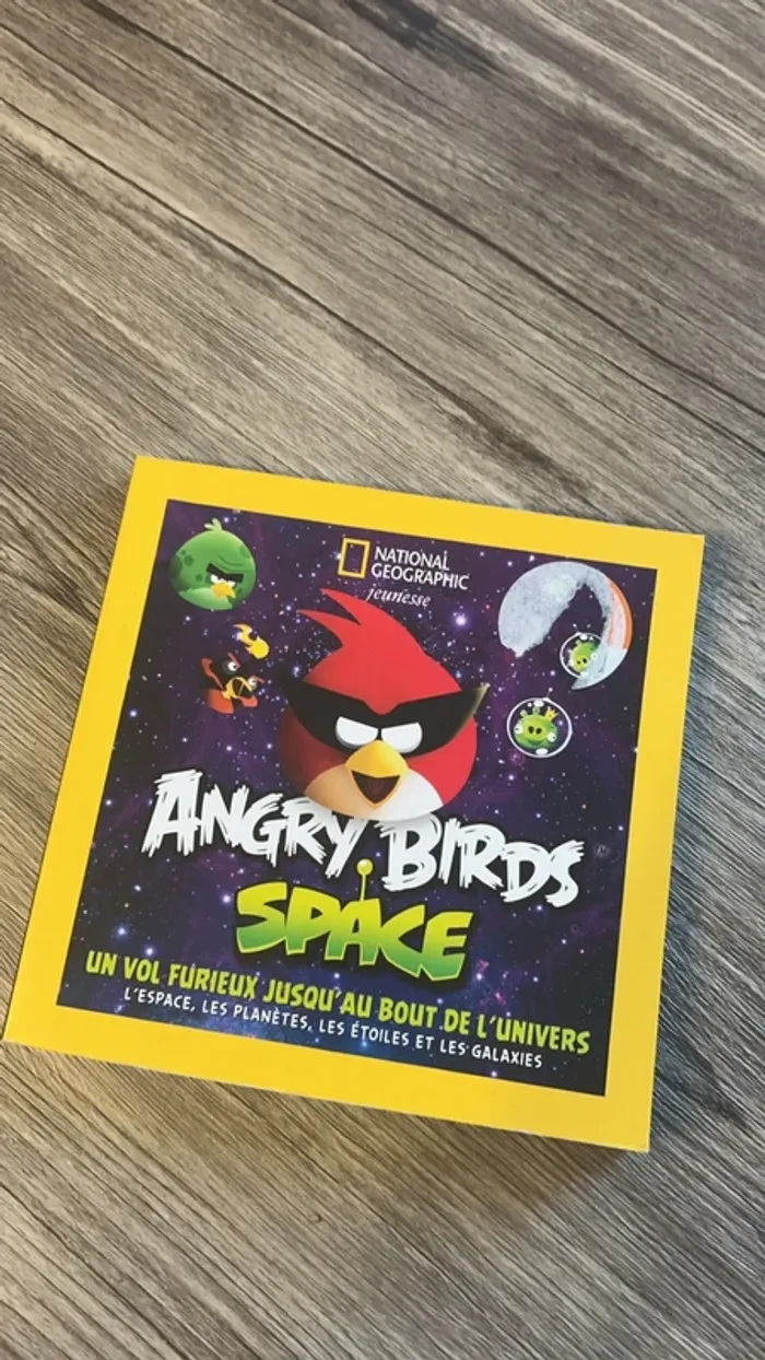 Livre « Angry Birds Space »