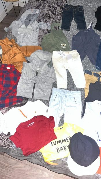 Lot vêtement bébé 9 mois
