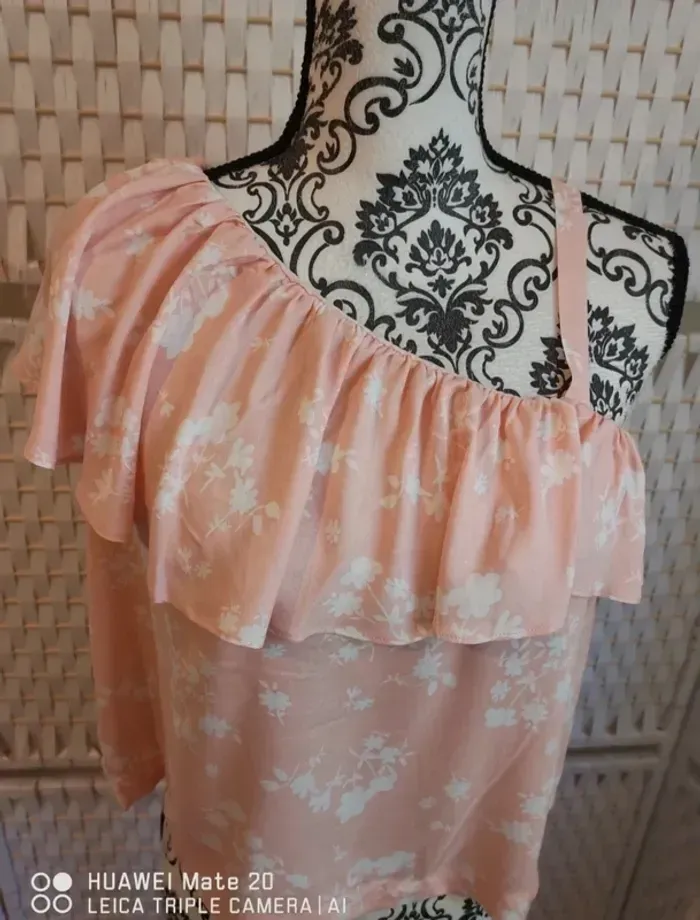 💕Joli Top asymétrique rose fleuri Benetton - femme Taille M / 38💕 - photo numéro 4