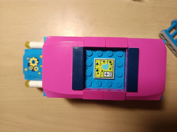 🚒🖥️🧑🏽💻🌺 Lego Friends - le véhicule de mission d'Olivia (complet sans boîte ni notice) - photo numéro 6