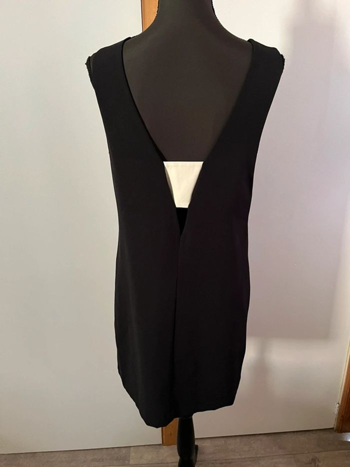 Robe noire et blanche Zara taille M 38 - photo numéro 2
