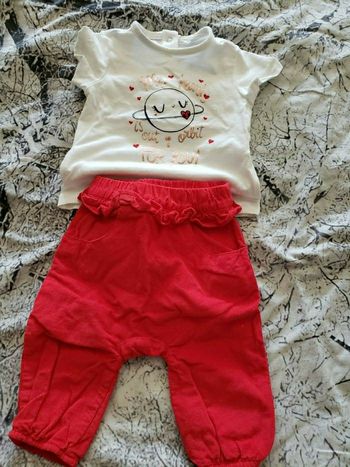 Lot pantalon tee-shirt