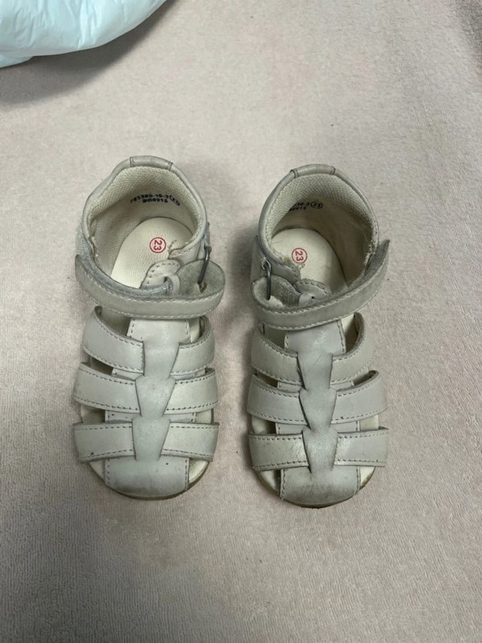 Sandales kickers blanches 23