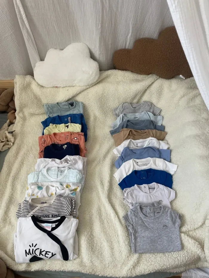 lots pyjamas + bodies manches courte bébé
