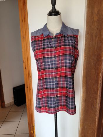 Chemise à carreaux sans manches
