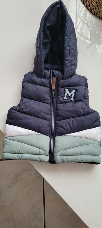 Doudoune sans manche avec capuche