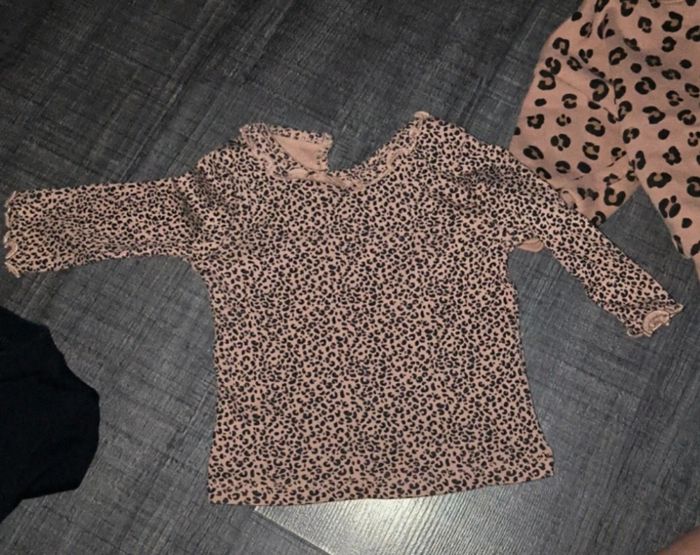 Lot maillot et pull - photo numéro 6