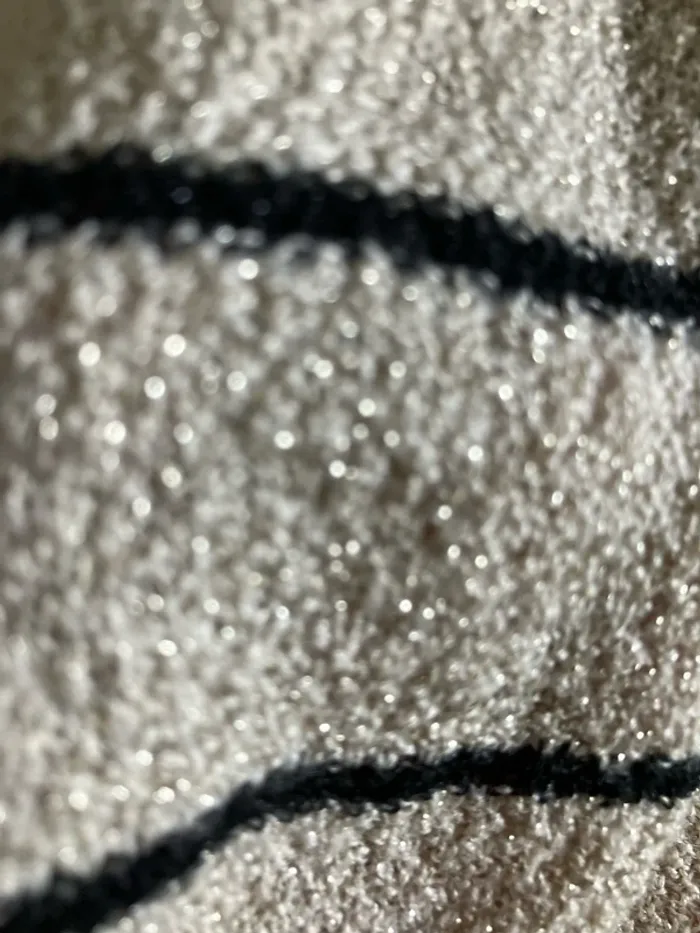 Pull léger col V taille S - photo numéro 2