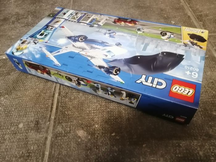 Lego City 60210 La base aérienne de la police
[NEUF] - photo numéro 4
