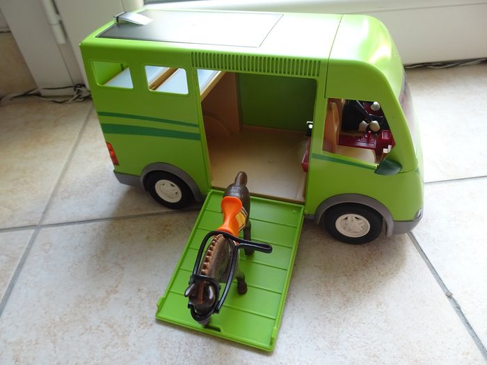 Playmobil Country 6928 Cavalier avec van et cheval + 2 boites chevaux - photo numéro 2