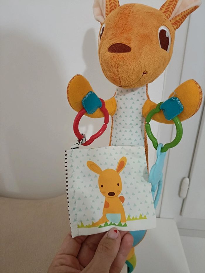 Peluche Kangourou Tiny Love table a langer