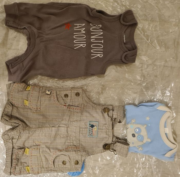 Lots de vêtements d'un mois - photo numéro 7