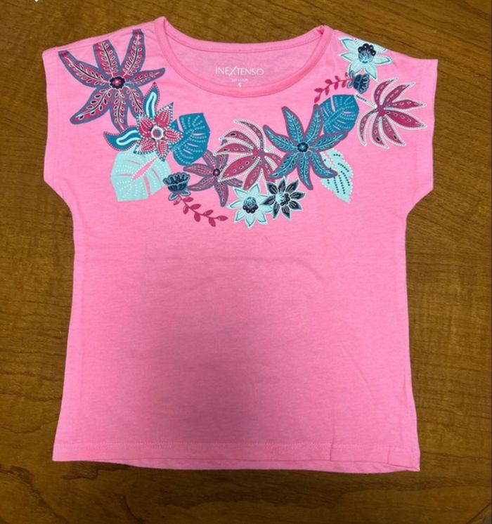 Lot de 8  de t-shirts  fille taille 5 ans - photo numéro 2