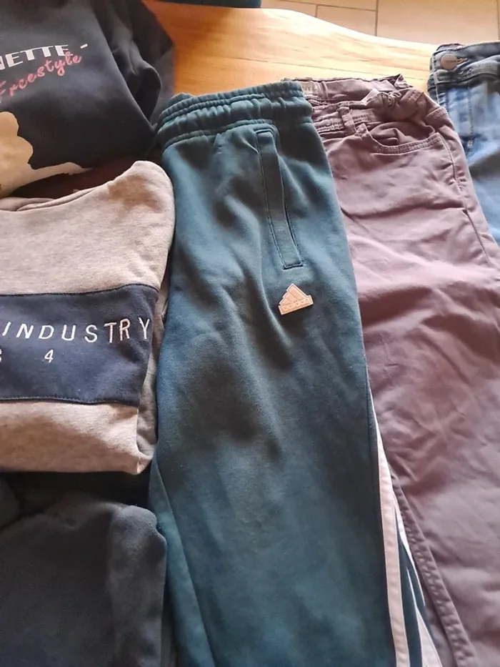 Lot vêtements 12 ans - photo numéro 5