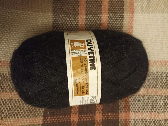 49 grammes de laine duvetine bergère de France noire