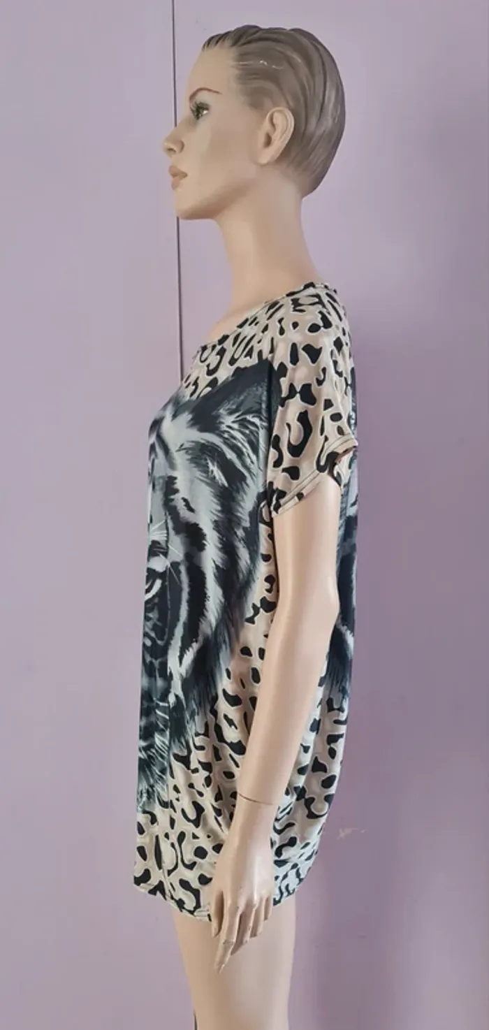 Tee shirt long / tunique femme neuf - photo numéro 3