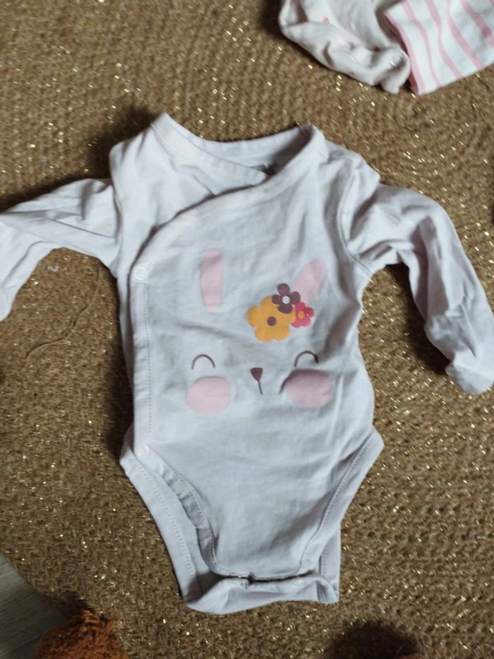 Bodies 1 mois - photo numéro 2