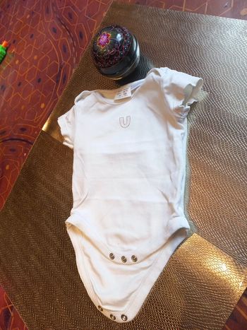 Body blanc 3 à 6 mois