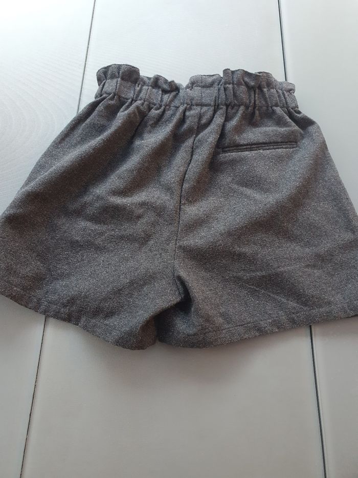 Short gris tape à l'œil - photo numéro 7