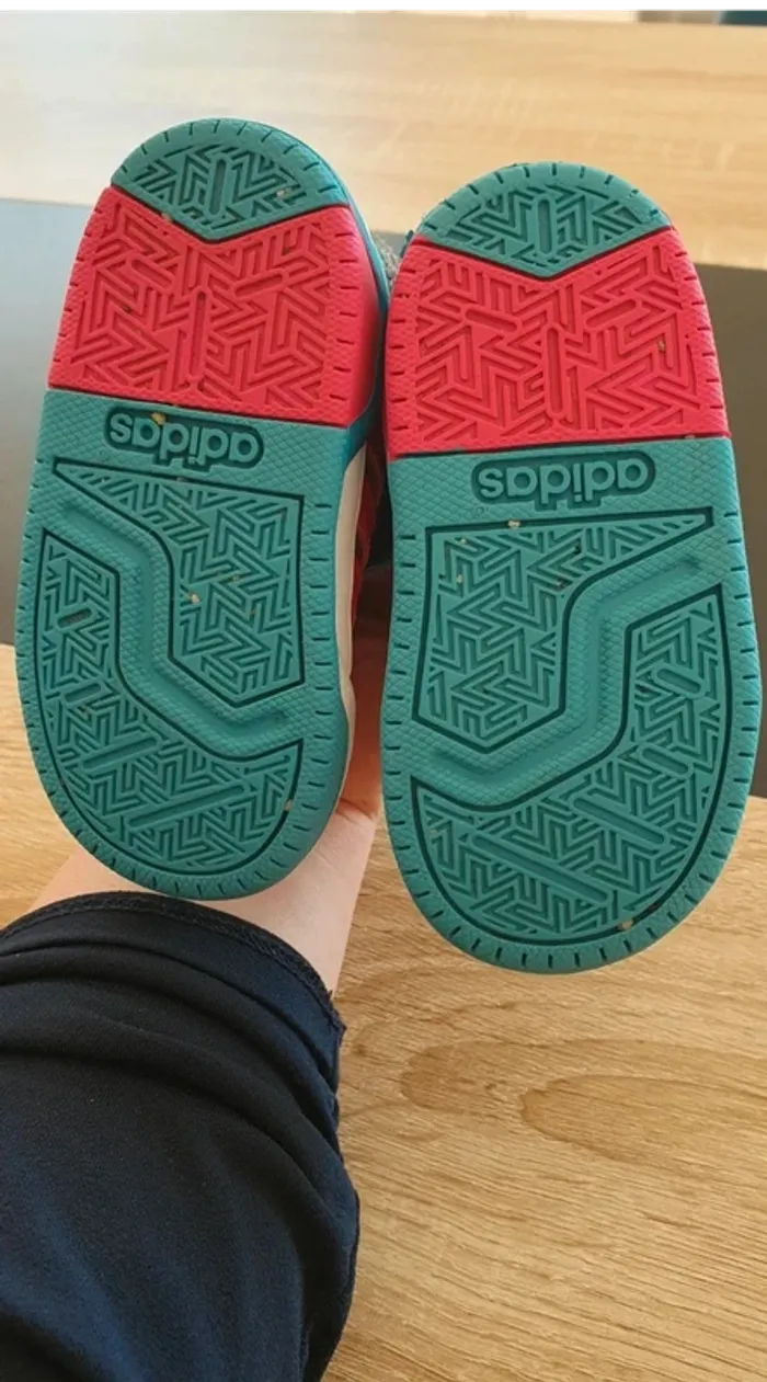 Lot de 3 paires de chaussures pointure 20 - photo numéro 10