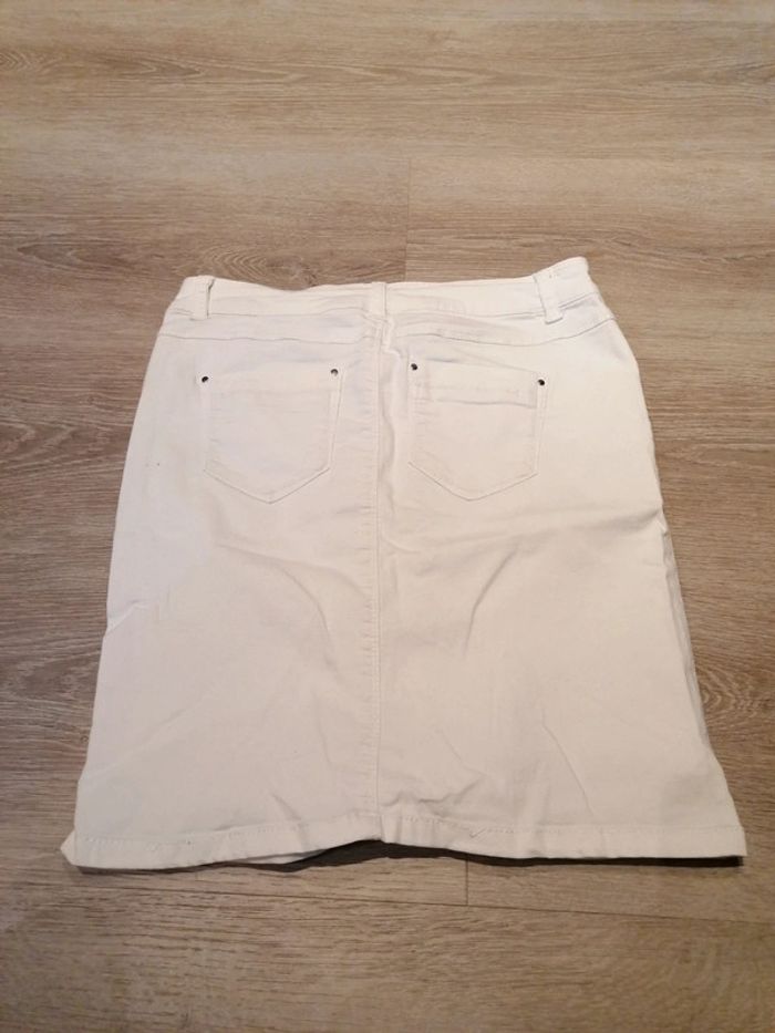 Jupe blanche - photo numéro 2