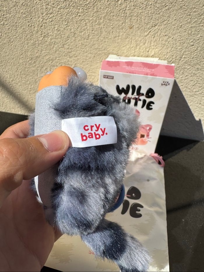 Popmart Crybaby Wild But Cutie Séries - Denim Cutie - photo numéro 2
