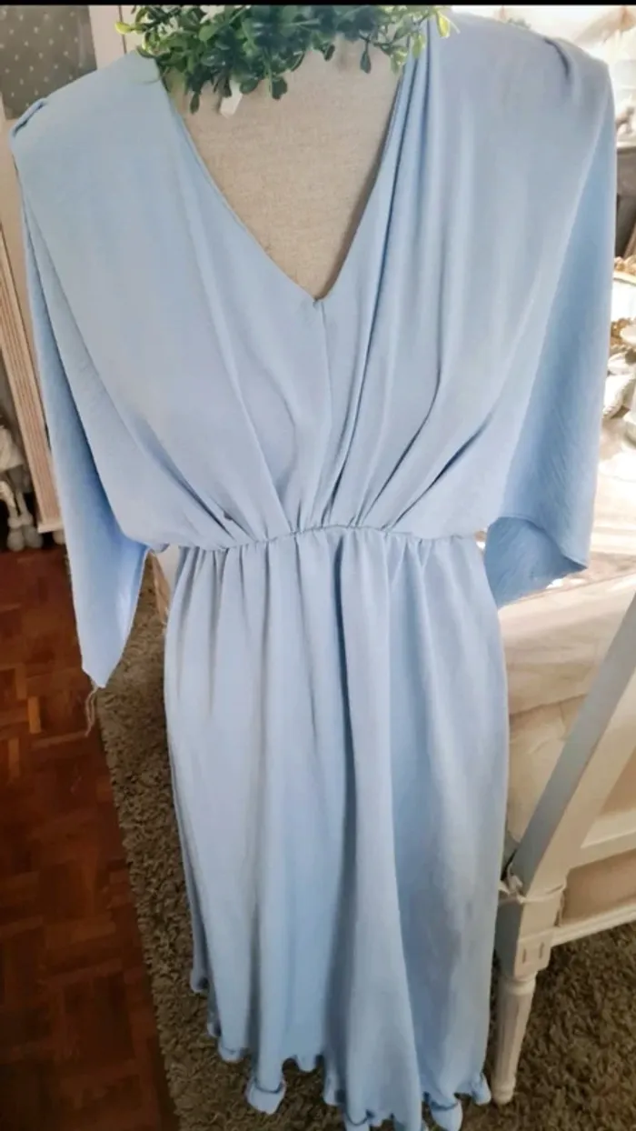 Robe longue bleu ciel Taille 38/40 - photo numéro 2