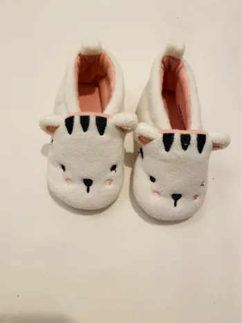 Chaussons fille 1 mois