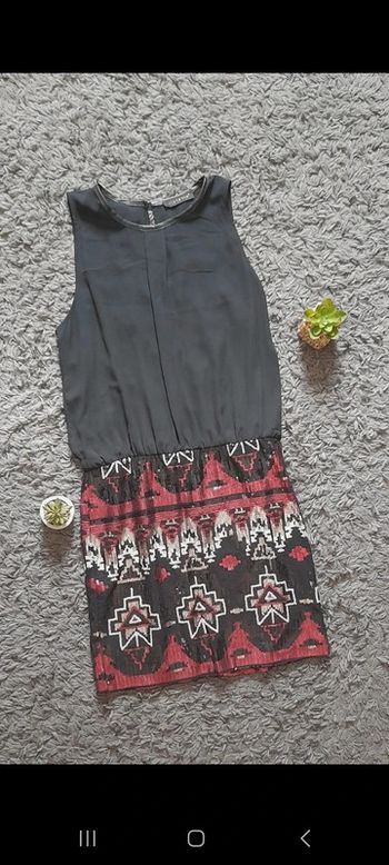 Robe noir avec sequins