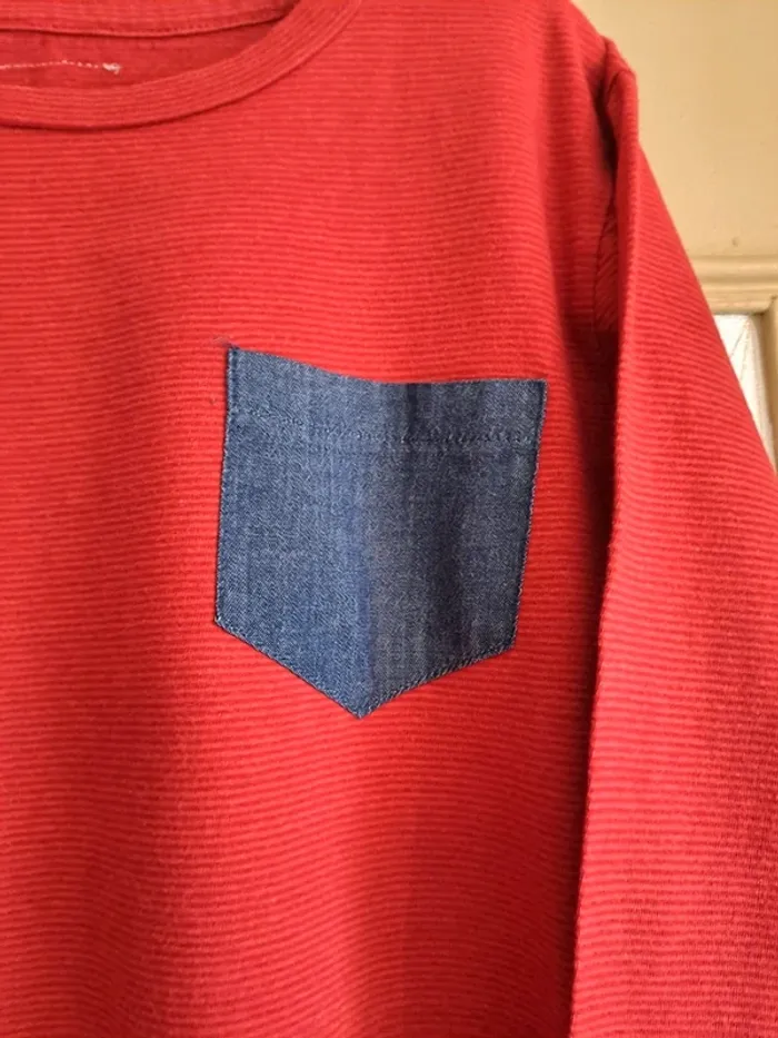 T-shirt garçon rouge et bleu 8-10 ans étiquette coupée influx tbe petit prix - photo numéro 2