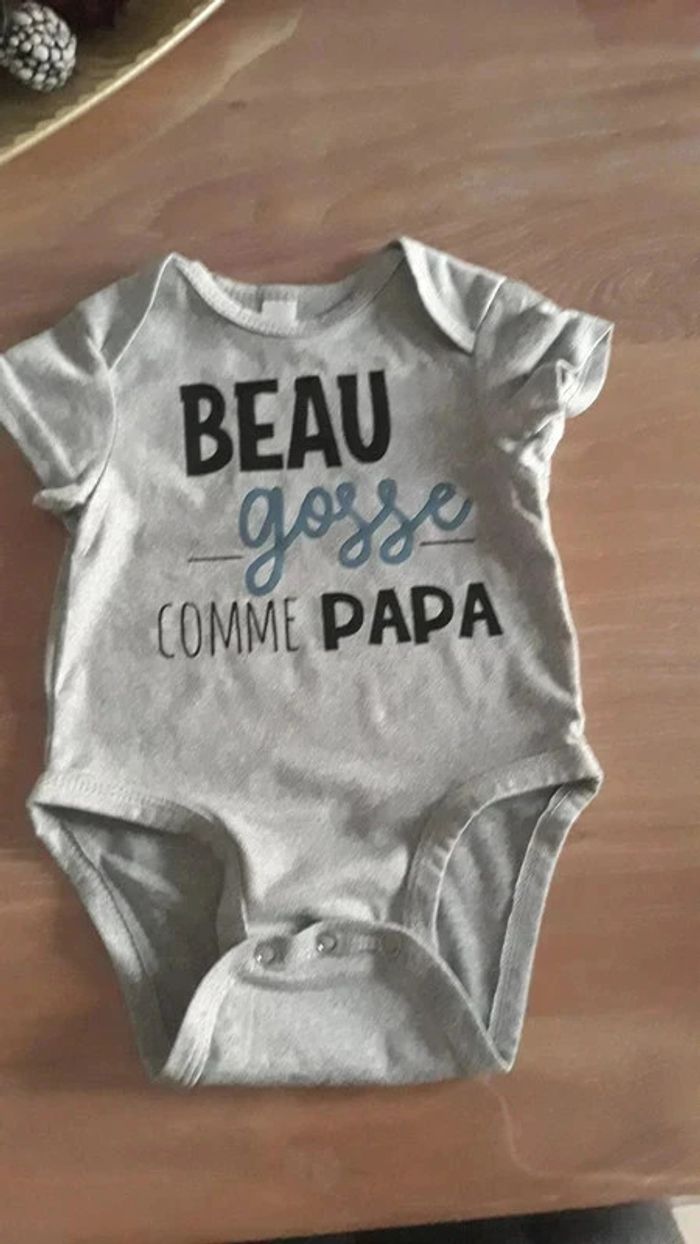 Body/ bodie très bon état Taille 3 mois